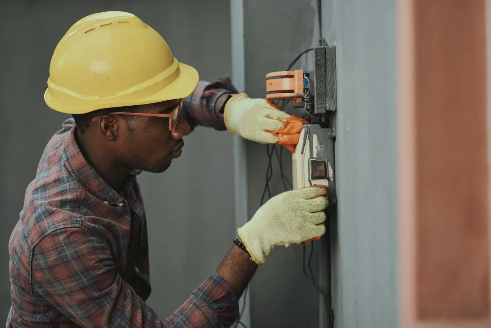Image of a construction worker